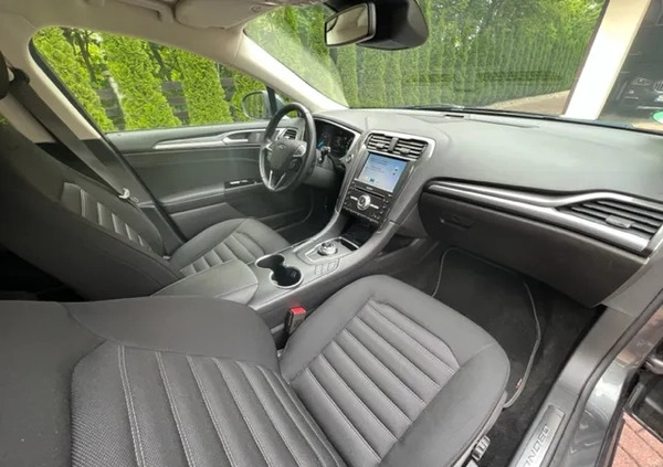 Ford Mondeo cena 72900 przebieg: 169780, rok produkcji 2019 z Gdańsk małe 301